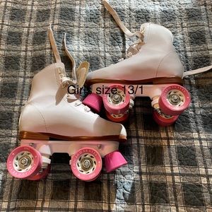 Girls Chicago skates